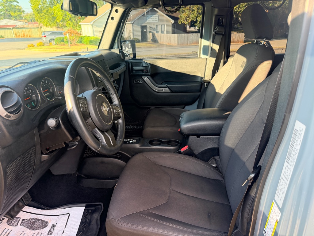 Photo 10 of this JEEP WRANGLER UNLIMI