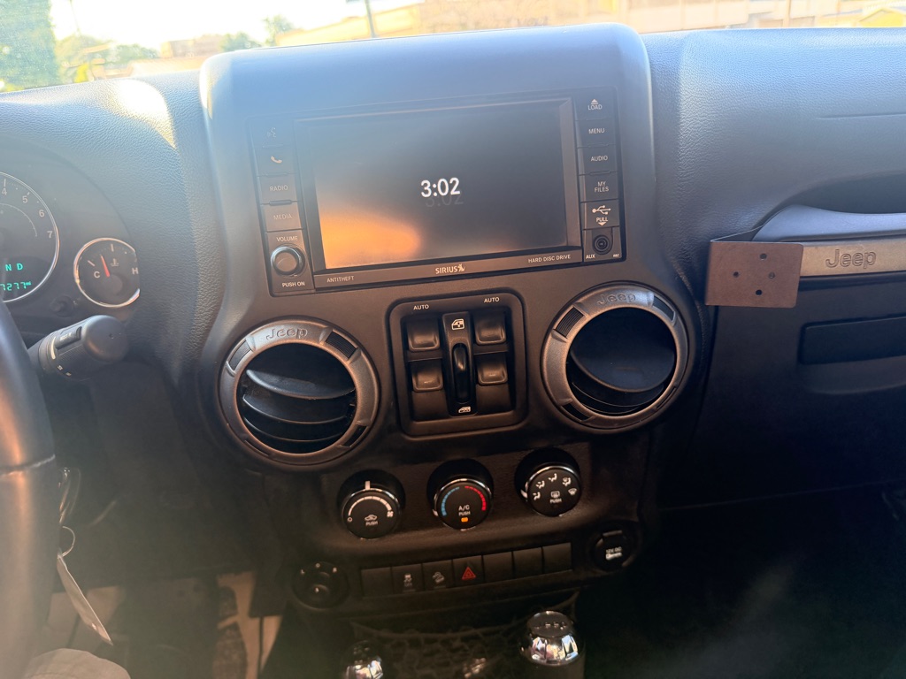 Photo 12 of this JEEP WRANGLER UNLIMI