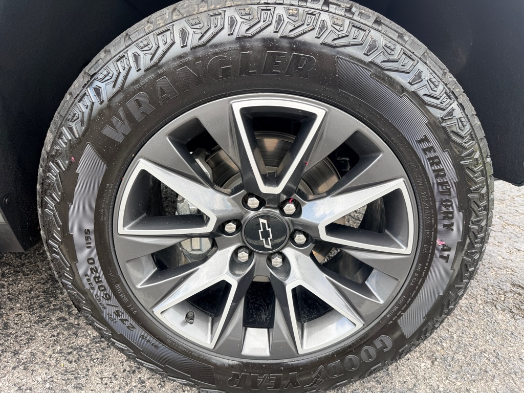 Photo 8 of this CHEVROLET TAHOE