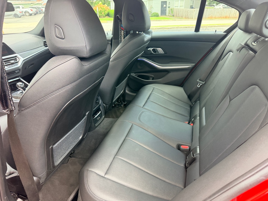 Photo 12 of this BMW 330I