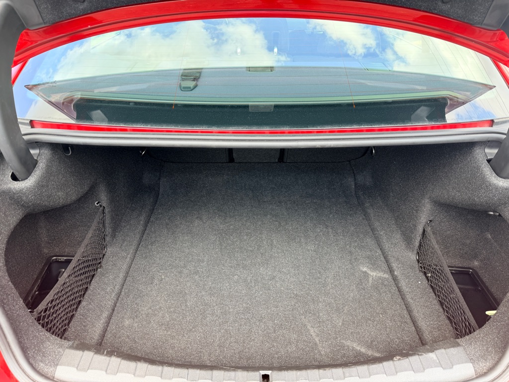 Photo 10 of this BMW 330I