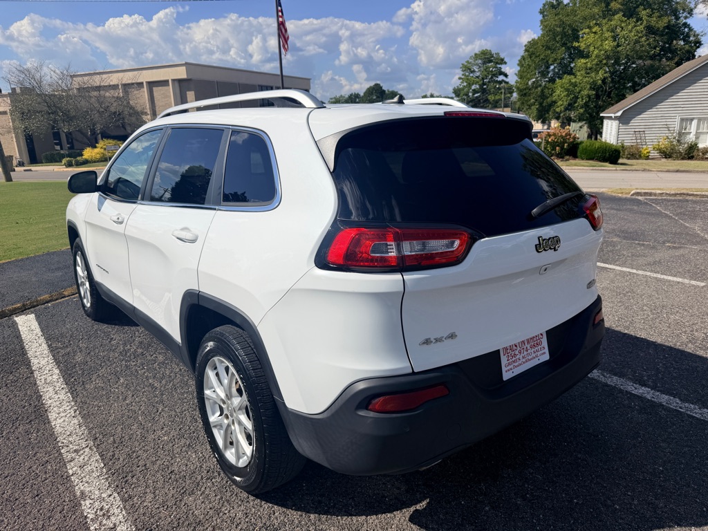 Photo 5 of this JEEP CHEROKEE