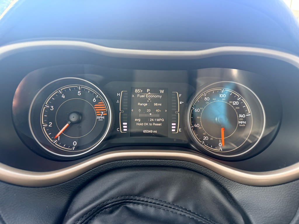 Photo 14 of this JEEP CHEROKEE