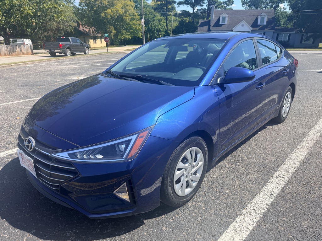Photo 3 of this HYUNDAI ELANTRA