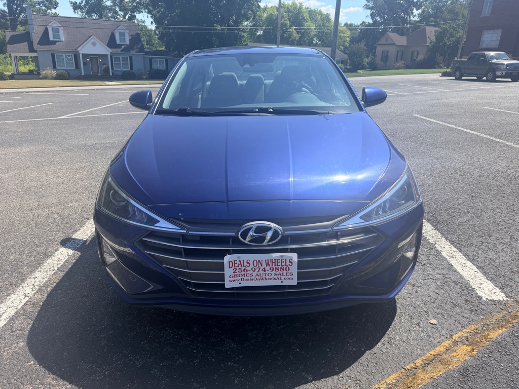 Photo 2 of this HYUNDAI ELANTRA