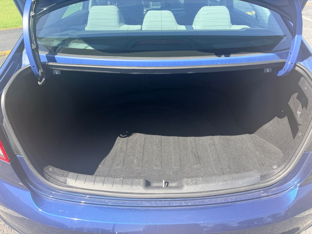 Photo 10 of this HYUNDAI ELANTRA