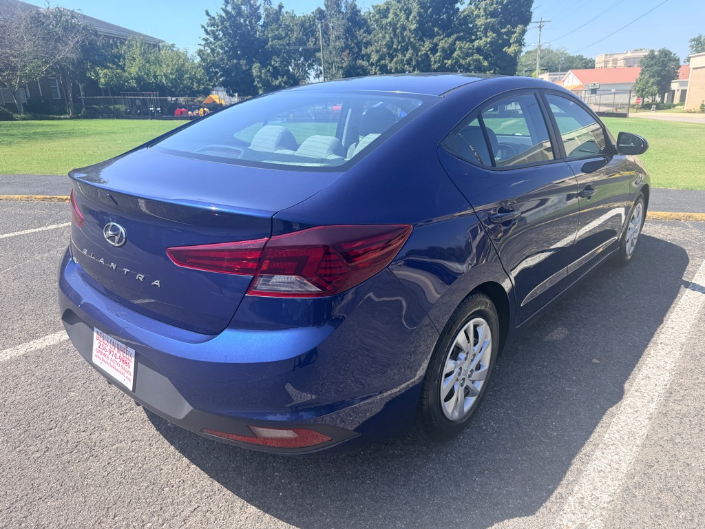 Photo 7 of this HYUNDAI ELANTRA