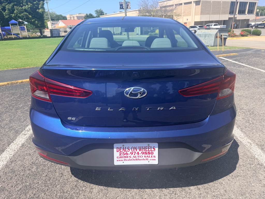 Photo 6 of this HYUNDAI ELANTRA