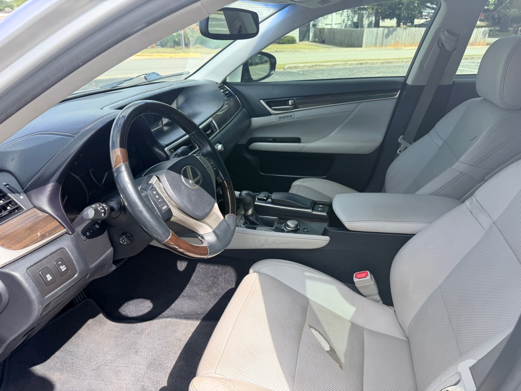 Photo 12 of this LEXUS GS