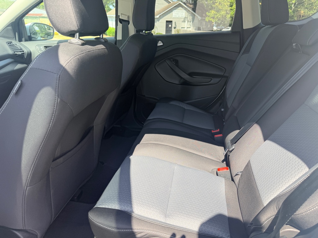 Photo 12 of this FORD ESCAPE
