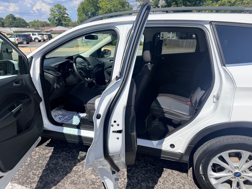 Photo 11 of this FORD ESCAPE