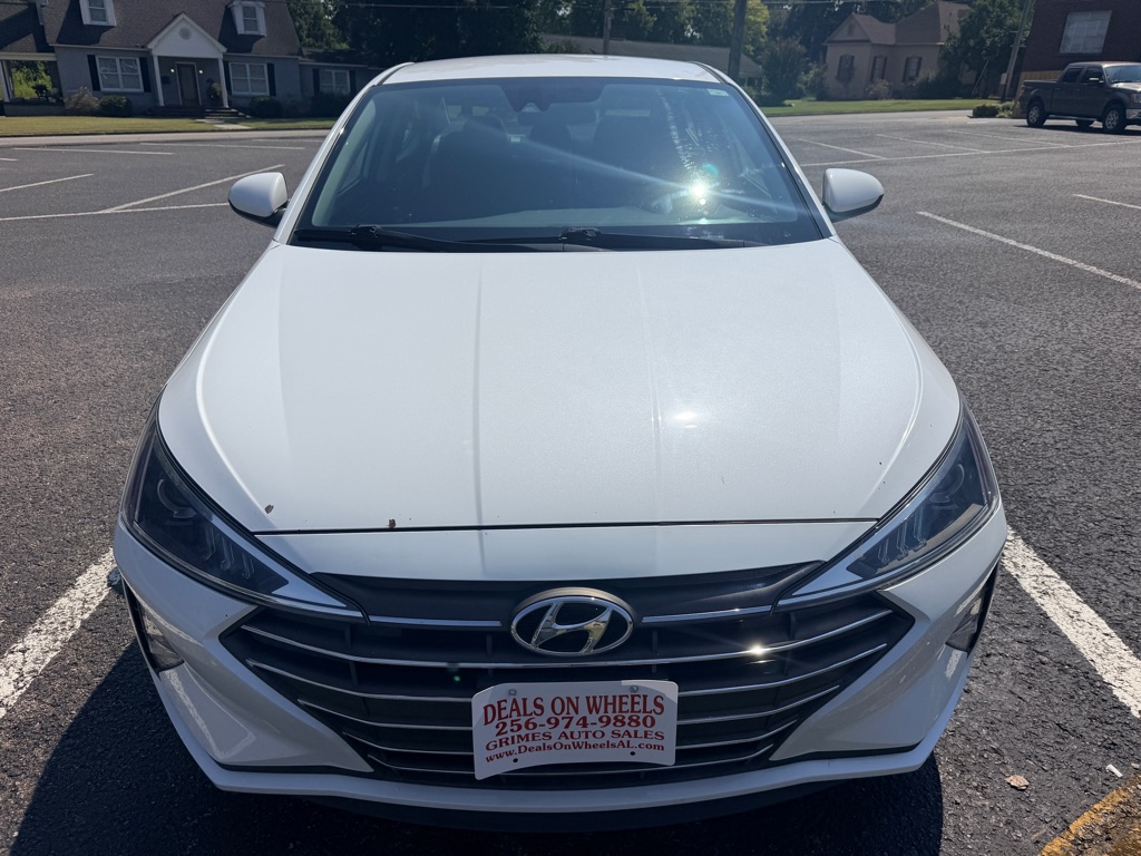 Photo 2 of this HYUNDAI ELANTRA