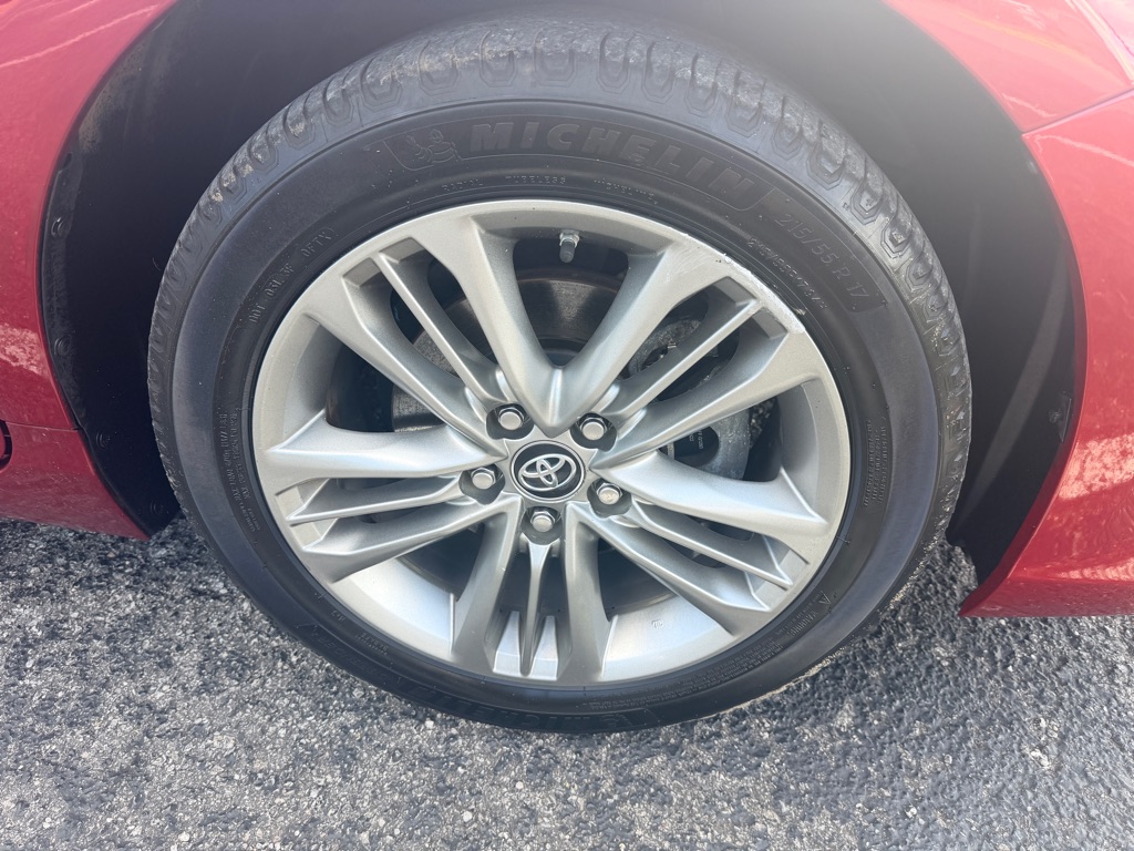 Photo 9 of this TOYOTA CAMRY