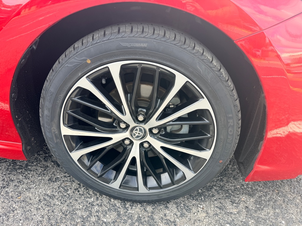 Photo 9 of this TOYOTA CAMRY