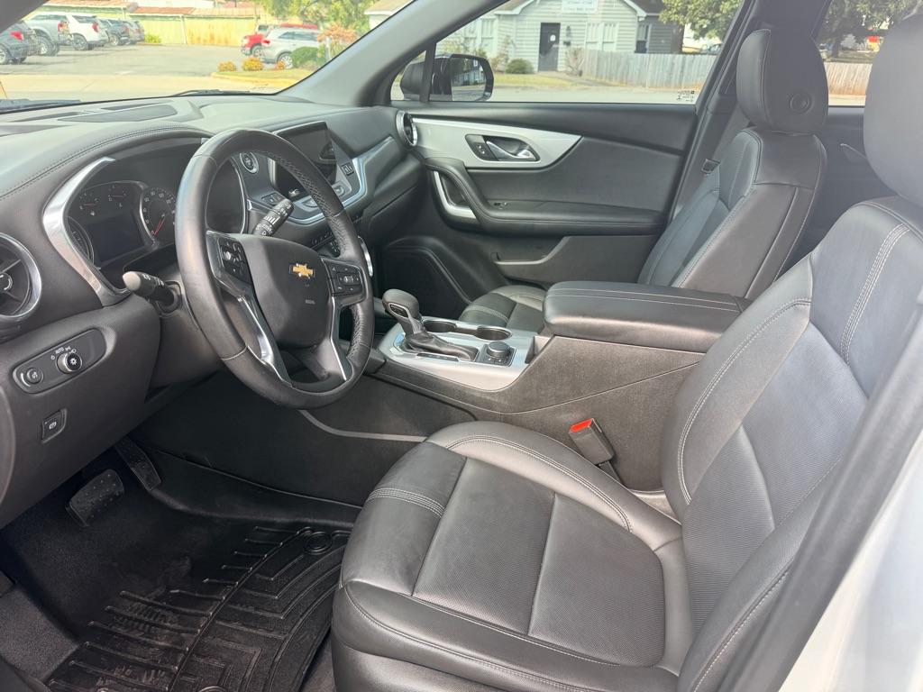 Photo 13 of this CHEVROLET BLAZER