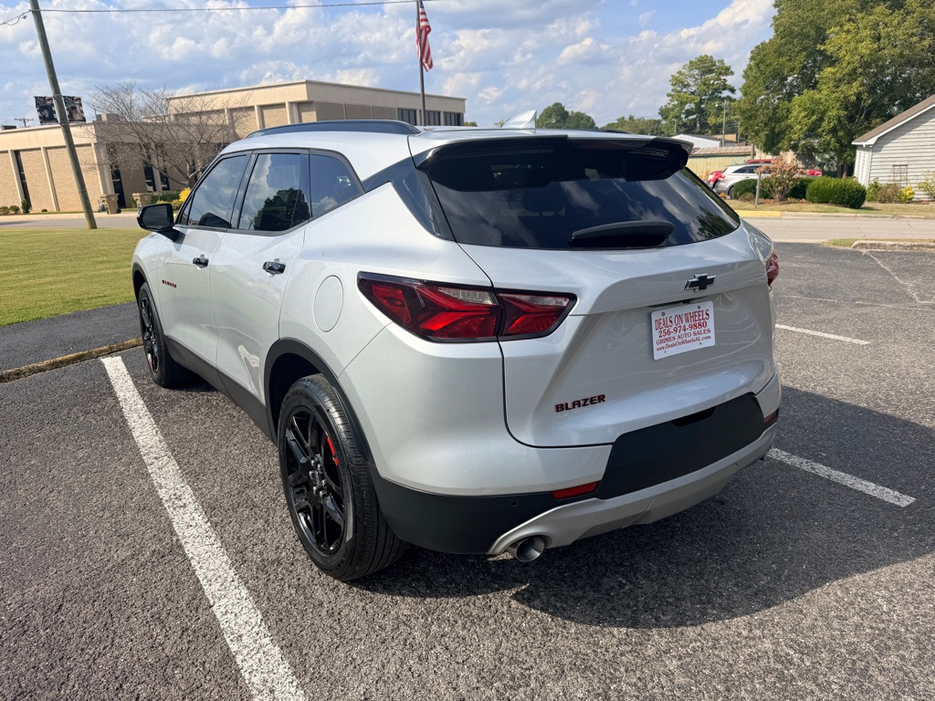 Photo 5 of this CHEVROLET BLAZER