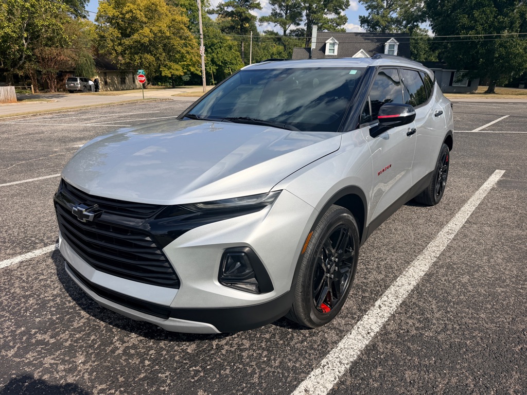 Photo 3 of this CHEVROLET BLAZER