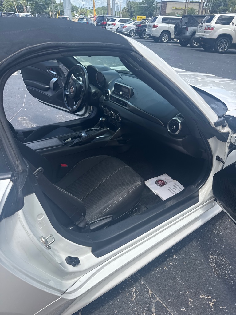 Photo 11 of this FIAT 124 SPIDER