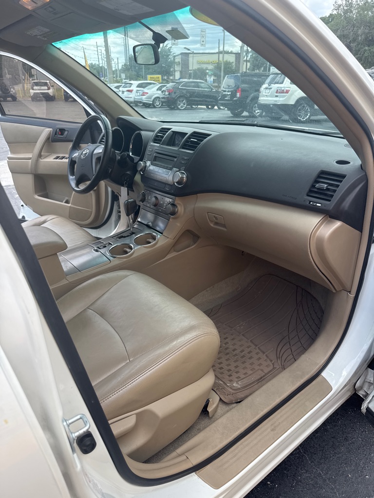 Photo 18 of this TOYOTA HIGHLANDER