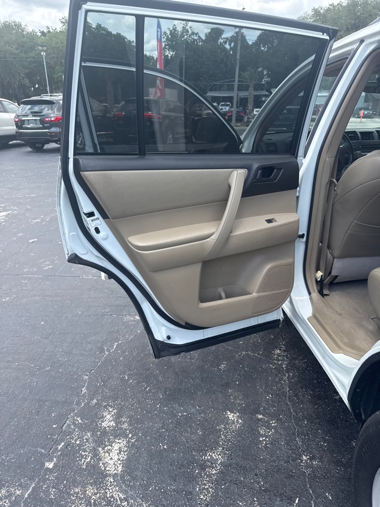Photo 14 of this TOYOTA HIGHLANDER