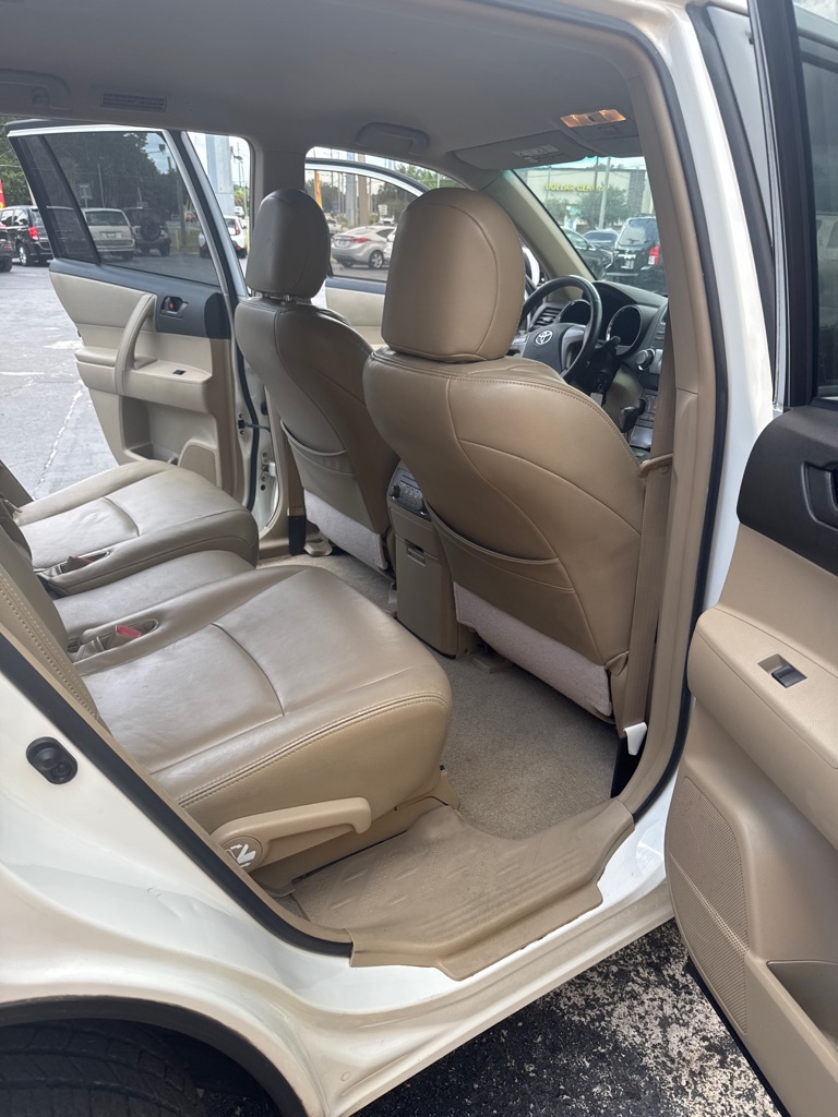 Photo 16 of this TOYOTA HIGHLANDER