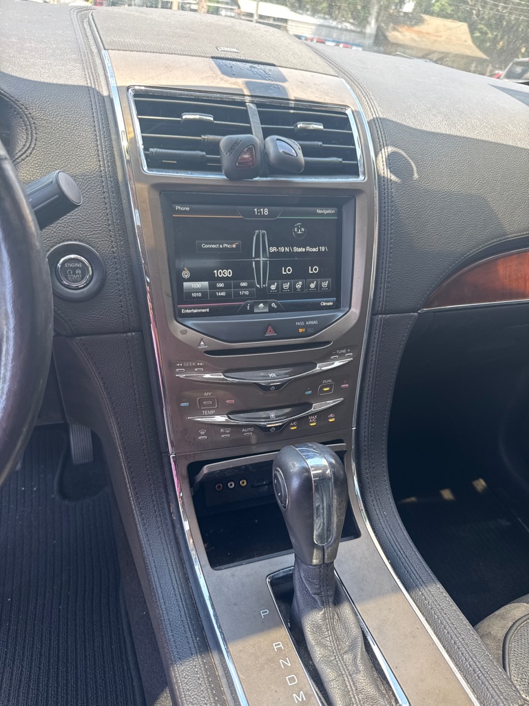 Photo 12 of this LINCOLN MKX