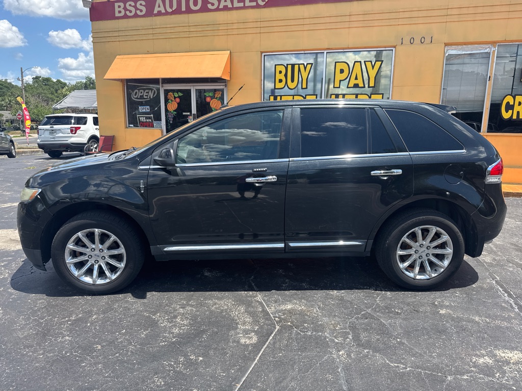 Photo 2 of this LINCOLN MKX