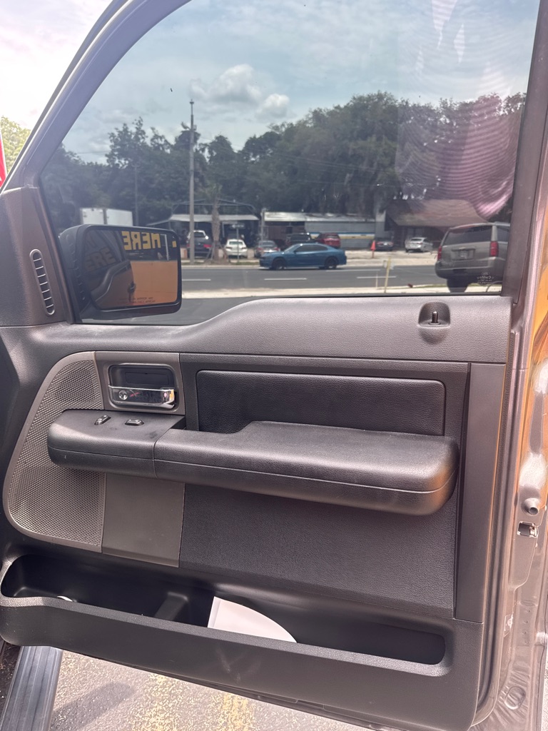 Photo 18 of this FORD F150