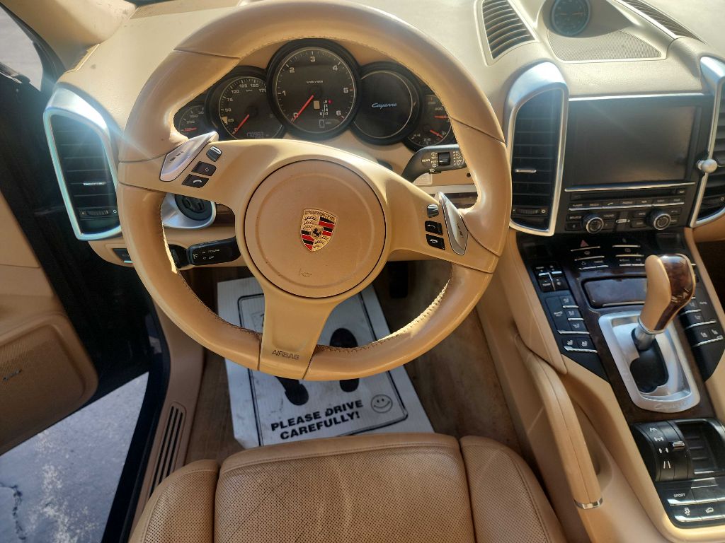 Photo 8 of this PORSCHE CAYENNE