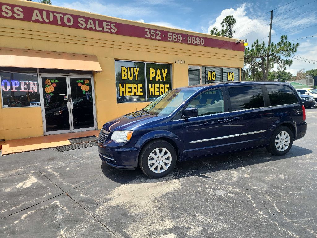 Photo 2 of this CHRYSLER TOWN & COUNTRY