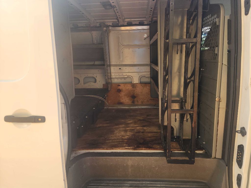 Photo 16 of this NISSAN NV