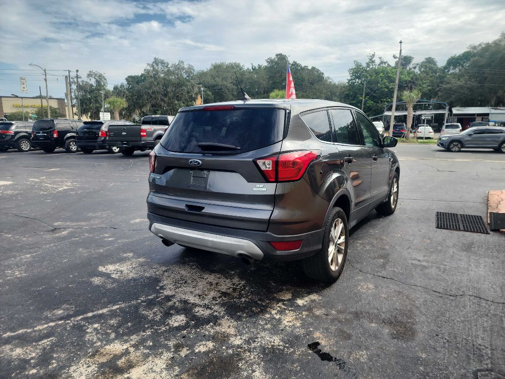Photo 4 of this FORD ESCAPE