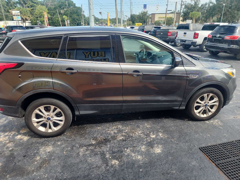 Photo 3 of this FORD ESCAPE