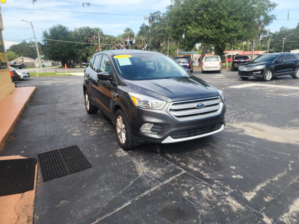 Photo 6 of this FORD ESCAPE