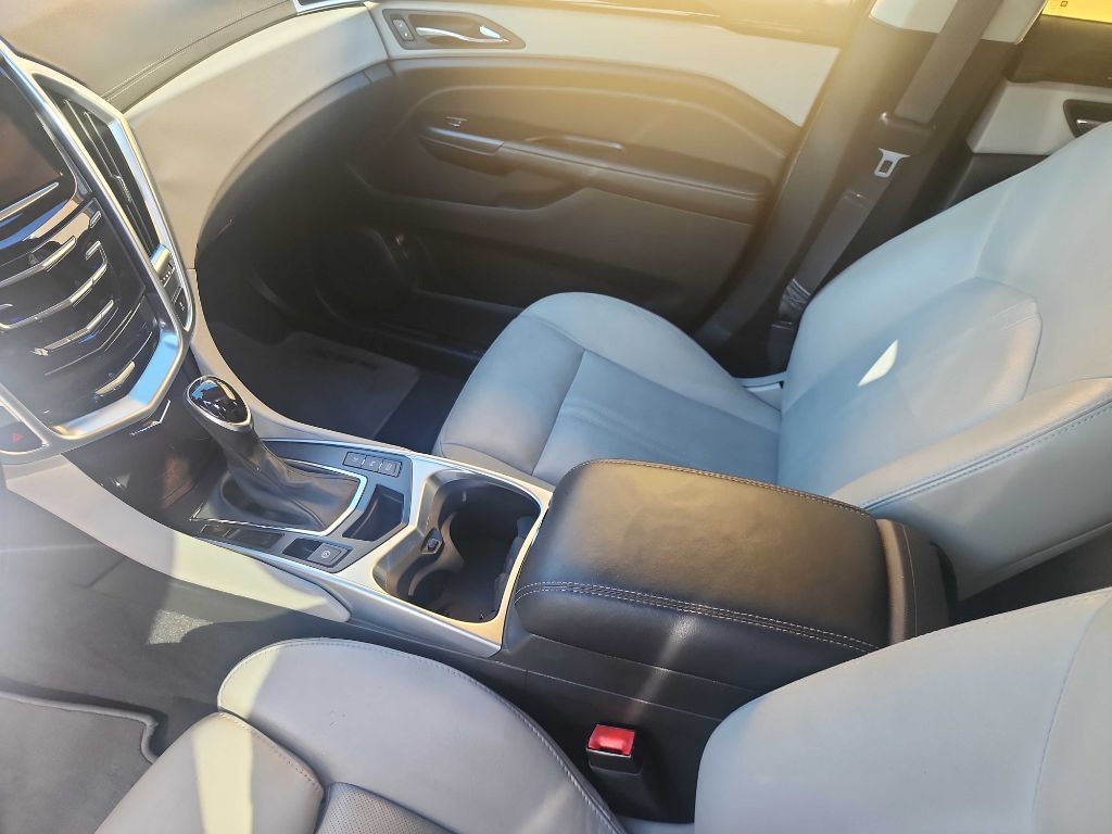Photo 9 of this CADILLAC SRX