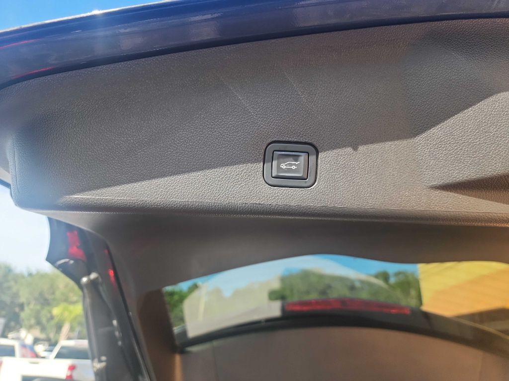 Photo 13 of this CADILLAC SRX