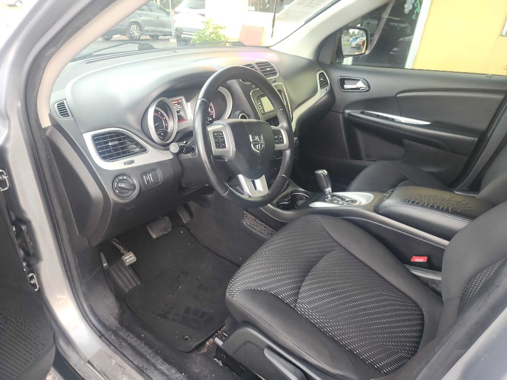 Photo 8 of this DODGE JOURNEY