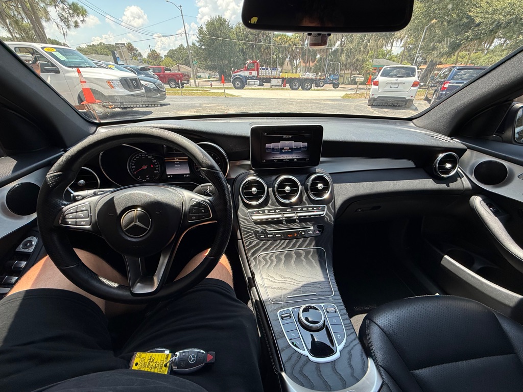 Photo 8 of this MERCEDES-BENZ GLC