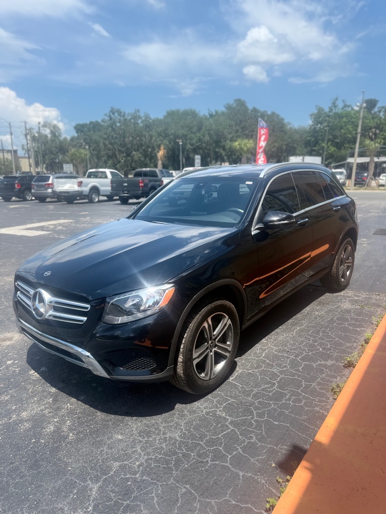 Photo 6 of this MERCEDES-BENZ GLC