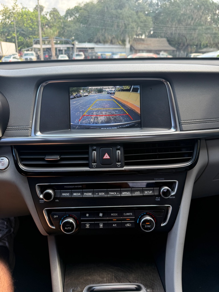 Photo 14 of this KIA OPTIMA