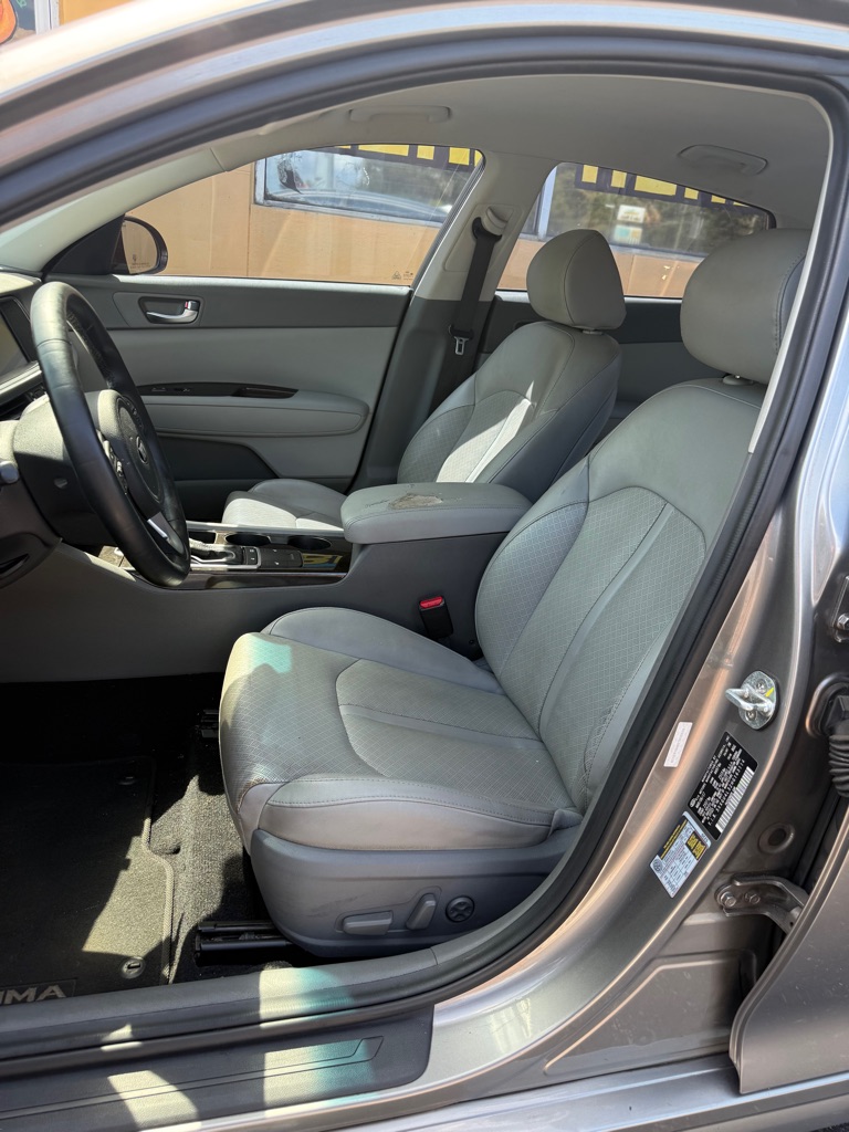 Photo 8 of this KIA OPTIMA