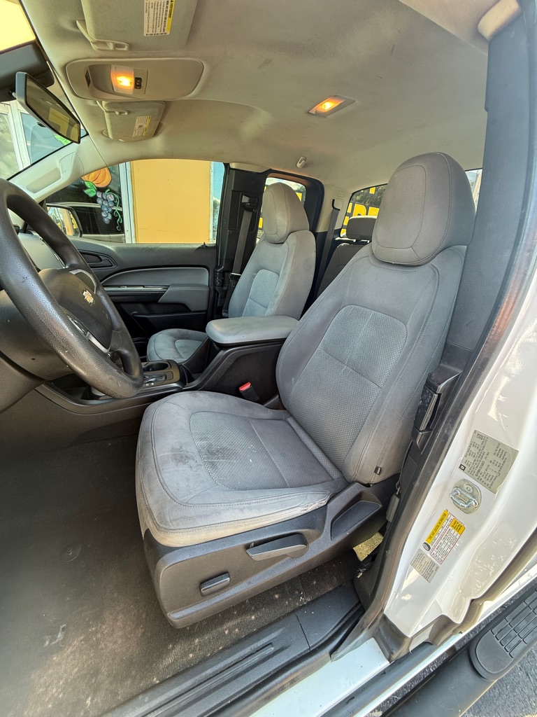 Photo 16 of this CHEVROLET COLORADO