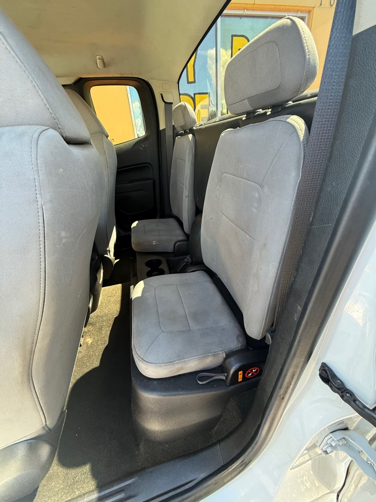 Photo 14 of this CHEVROLET COLORADO