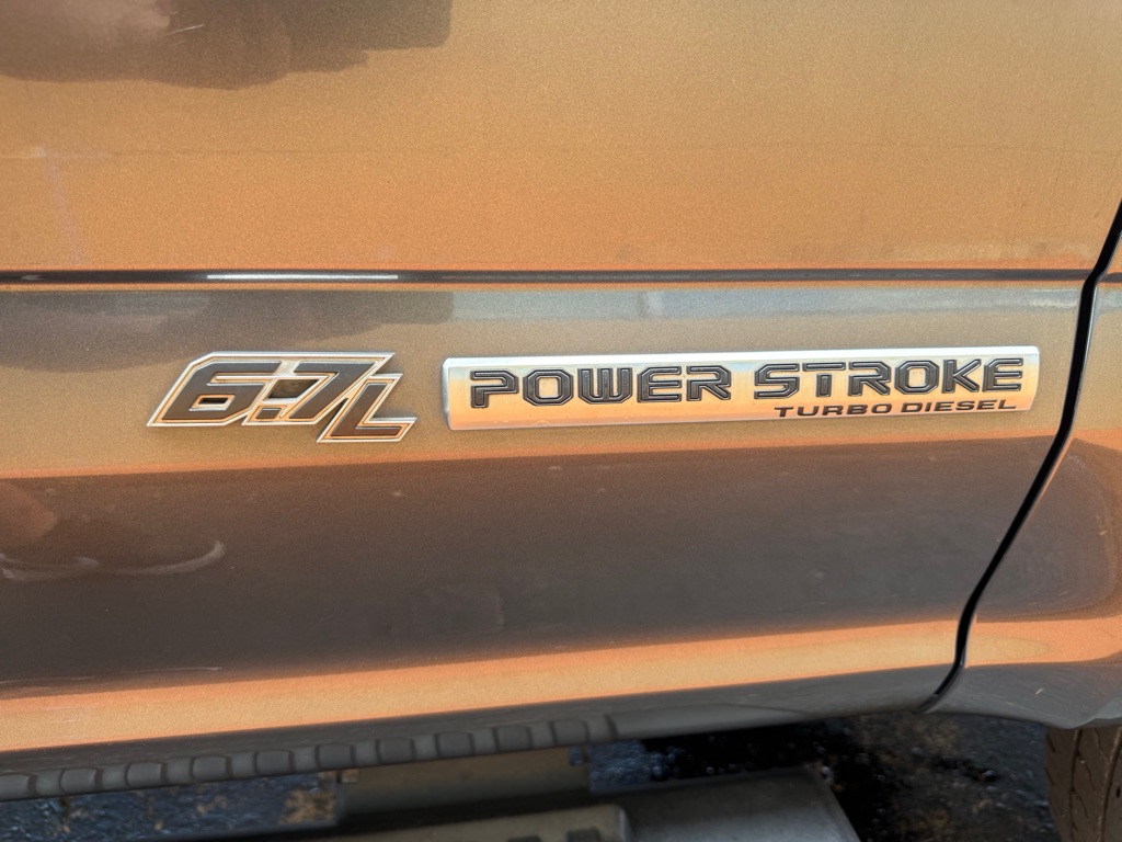 Photo 10 of this FORD F350
