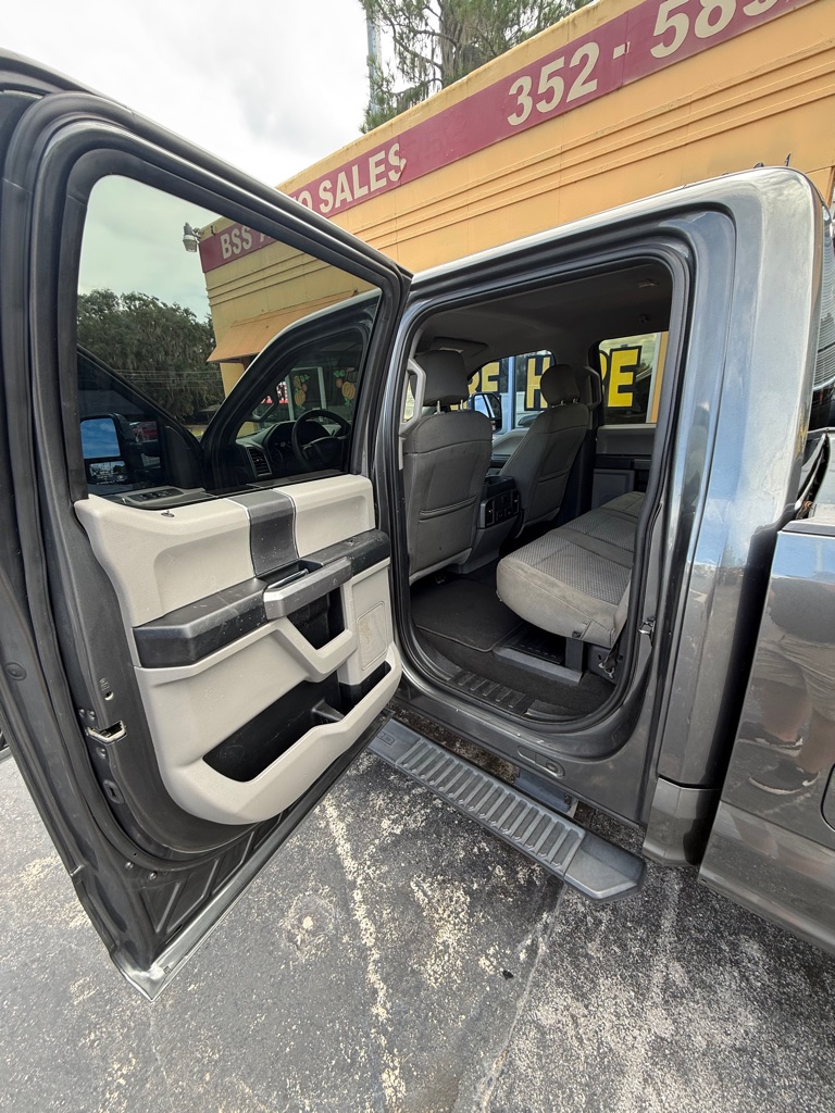 Photo 17 of this FORD F350