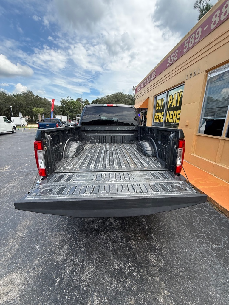 Photo 9 of this FORD F350