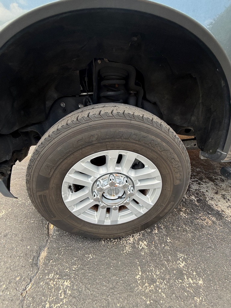 Photo 11 of this FORD F350