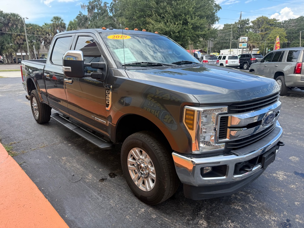 Photo 4 of this FORD F350