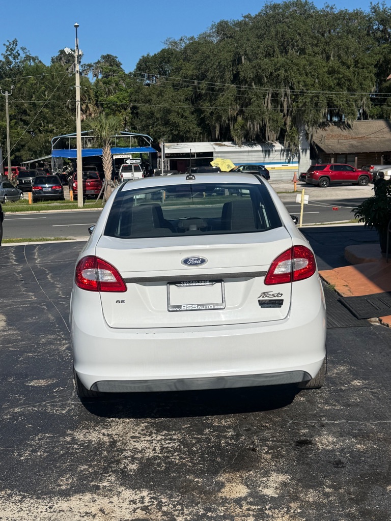 Photo 6 of this FORD FIESTA