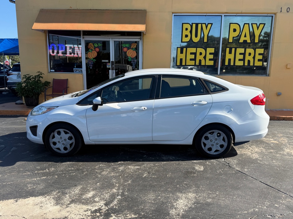 Photo 8 of this FORD FIESTA